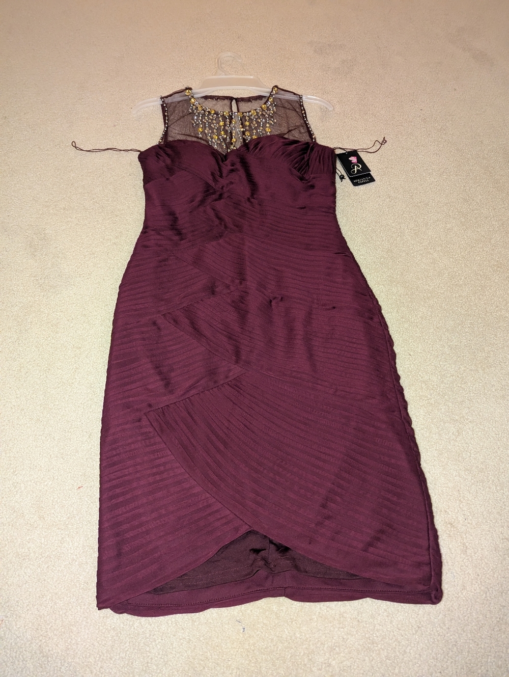 Nwt ADRIANNA PAPELL STYLE:092879420 COLOR:WIN SIZE:4 Embellished Dress